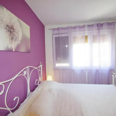 Modern In The Heart Of With Private Parking