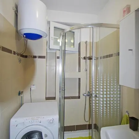 아파트 Modern In The Heart Of With Private Parking