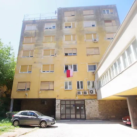 Modern In The Heart Of With Private Parking 아파트
