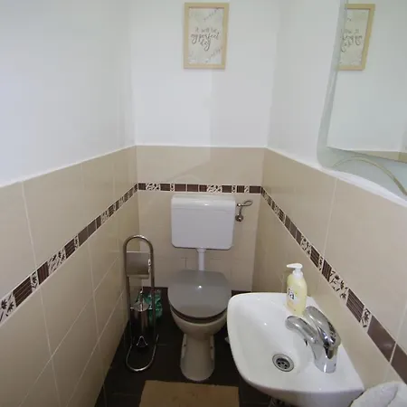 Modern In The Heart Of With Private Parking