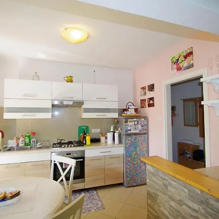 Modern In The Heart Of With Private Parking *