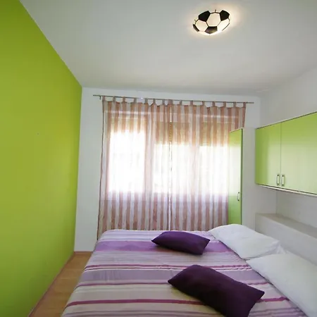 Modern In The Heart Of With Private Parking 아파트 *